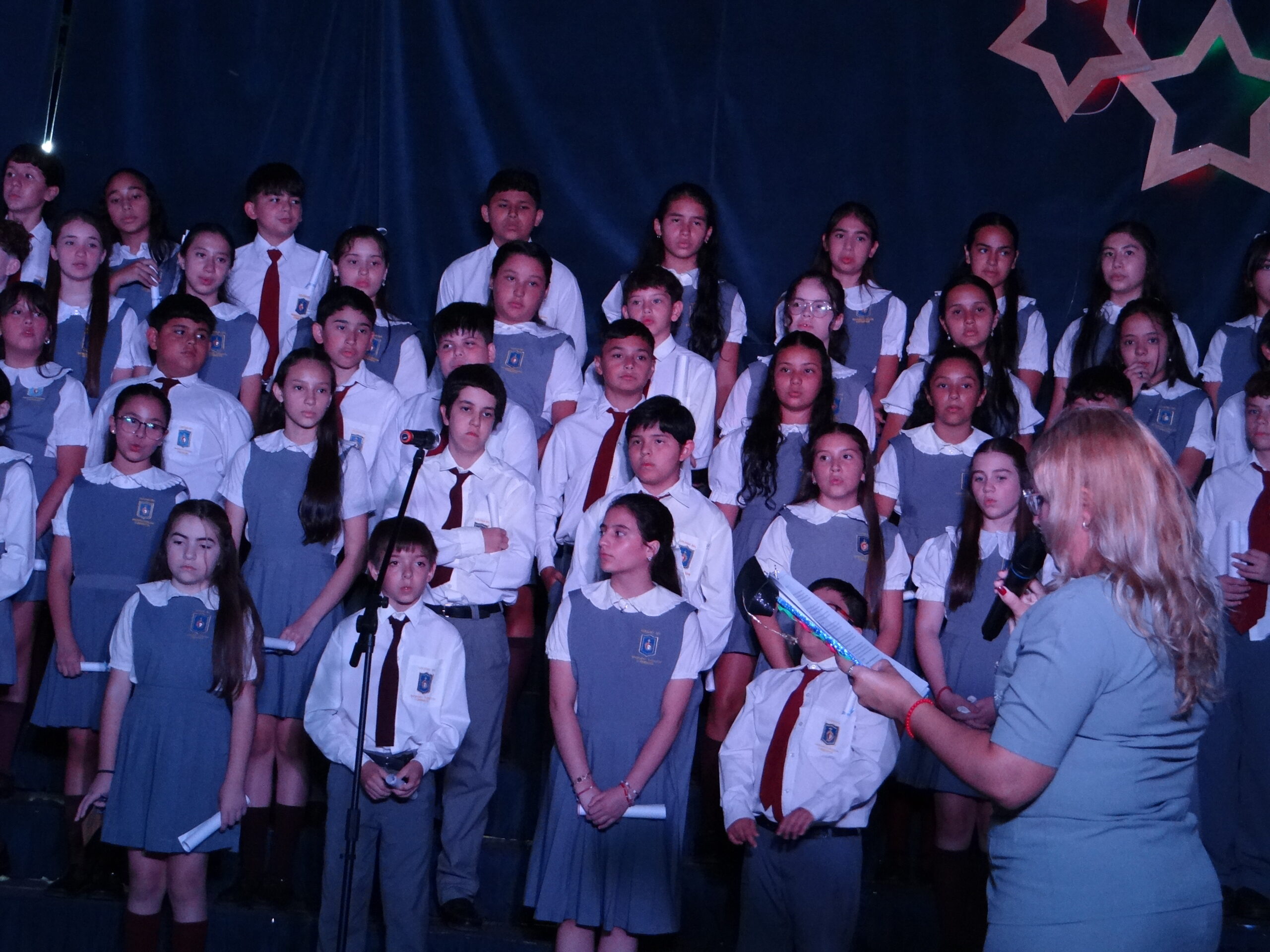 A crecer, creer y seguir caminando Promoción 2025 A crecer, creer y seguir caminando Promoción 2025